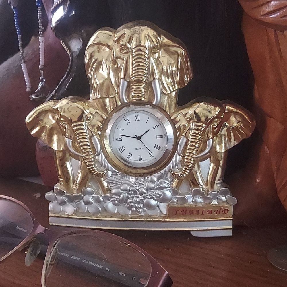 Thailand Elephant Clock 